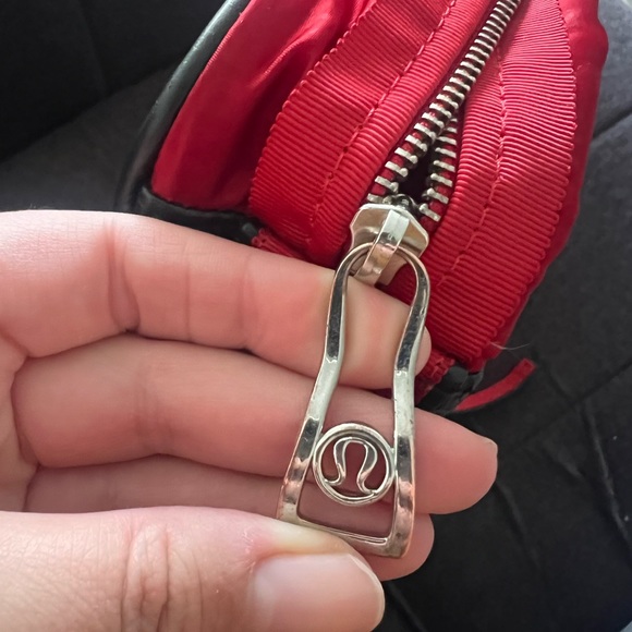 Lululemon Red Gym Essentials Kit - Picture 9 of 10